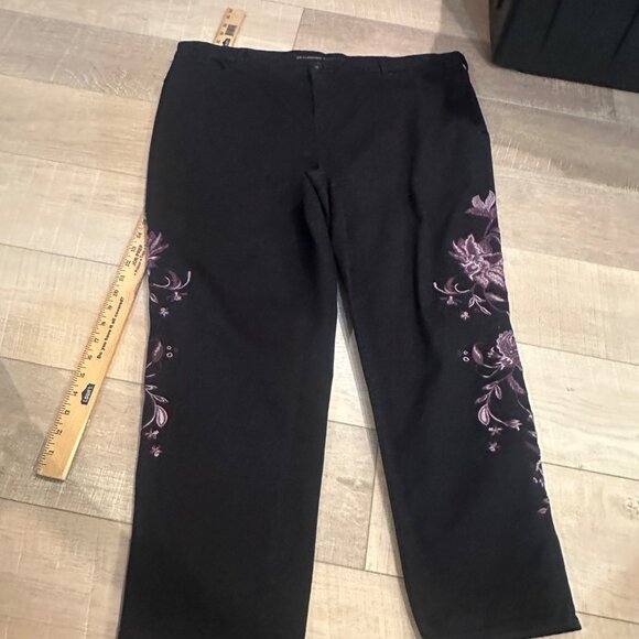 CHICOS Pants - CHICOS WOMENS SO SLIMMING GIRLFRIEND SLIM LEG ANKLE BLACK EMBROIDERED PANTS US 2